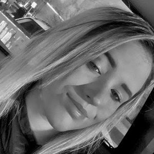 Meet your Posher, Chloe